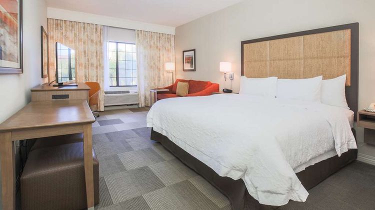 Hampton Inn & Suites Camarillo Room