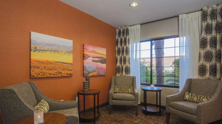 Hampton Inn & Suites Camarillo Lobby