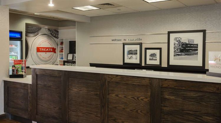 Hampton Inn & Suites Camarillo Lobby