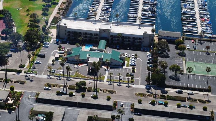 Hampton Inn Channel Islands Harbor Exterior