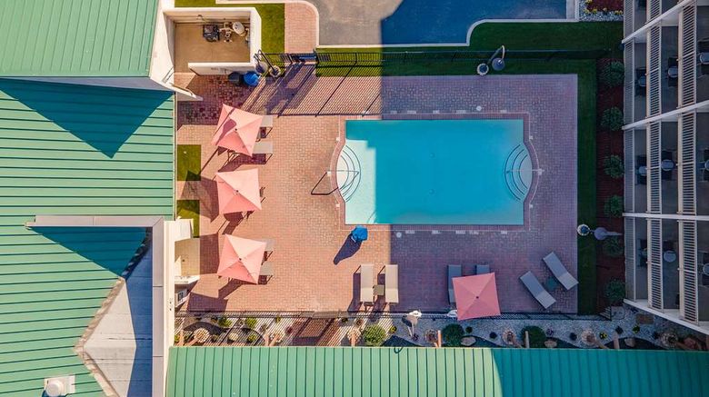<b>Hampton Inn Channel Islands Harbor Pool</b>. Images powered by <a href="https://iceportal.shijigroup.com/" title="IcePortal" target="_blank">IcePortal</a>.