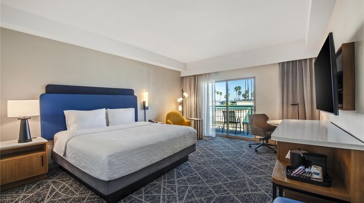 Hampton Inn Channel Islands Harbor Room