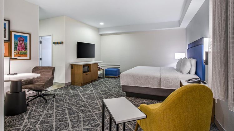 Hampton Inn Channel Islands Harbor Room