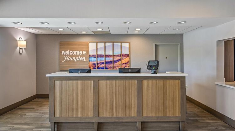 Hampton Inn Channel Islands Harbor Lobby