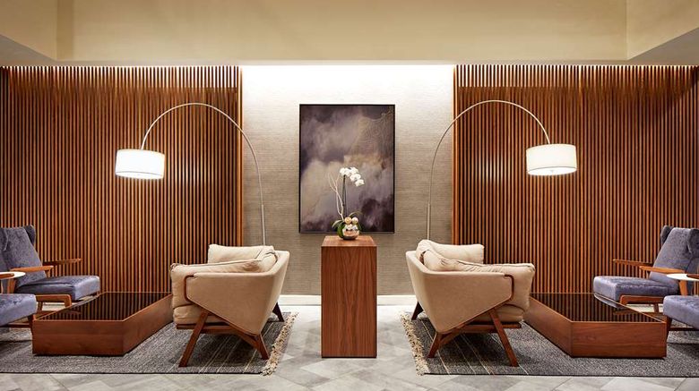 <b>Hilton Pasadena Lobby</b>. Images powered by <a href="https://iceportal.shijigroup.com/" title="IcePortal" target="_blank">IcePortal</a>.