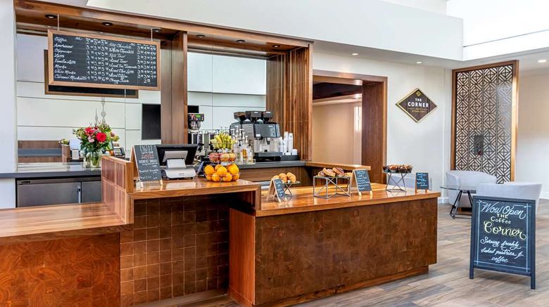 <b>Hilton Pasadena Restaurant</b>. Images powered by <a href="https://iceportal.shijigroup.com/" title="IcePortal" target="_blank">IcePortal</a>.