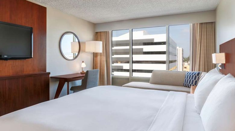 <b>Hilton Pasadena Room</b>. Images powered by <a href="https://iceportal.shijigroup.com/" title="IcePortal" target="_blank">IcePortal</a>.
