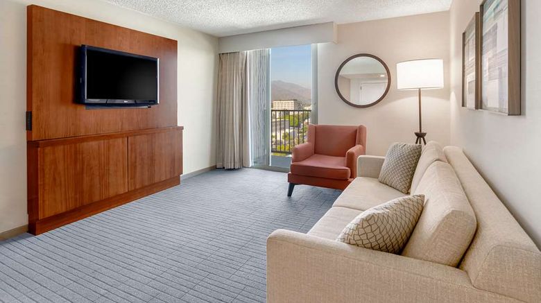 <b>Hilton Pasadena Room</b>. Images powered by <a href="https://iceportal.shijigroup.com/" title="IcePortal" target="_blank">IcePortal</a>.