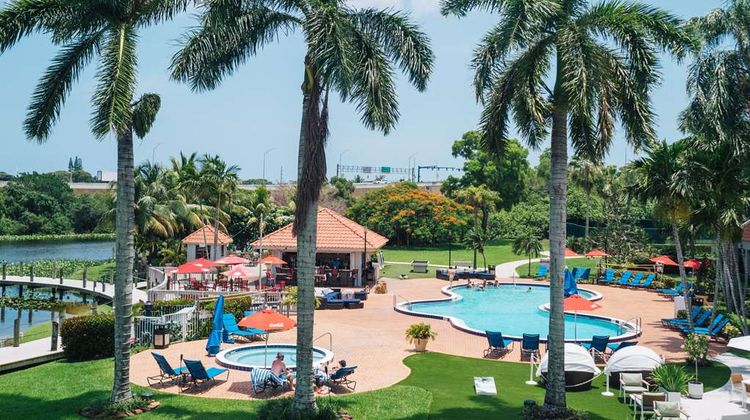 Hilton Palm Beach PBI Pool
