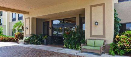 Hampton Inn West Palm Beach Exterior