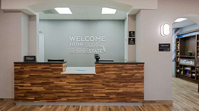 <b>Hampton Inn West Palm Beach Lobby</b>. Images powered by <a href="https://iceportal.shijigroup.com/" title="IcePortal" target="_blank">IcePortal</a>.