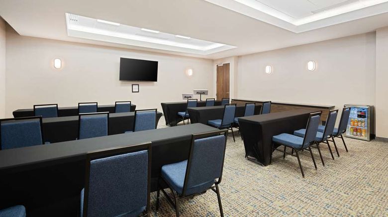 <b>Hampton Inn West Palm Beach Meeting</b>. Images powered by <a href="https://iceportal.shijigroup.com/" title="IcePortal" target="_blank">IcePortal</a>.