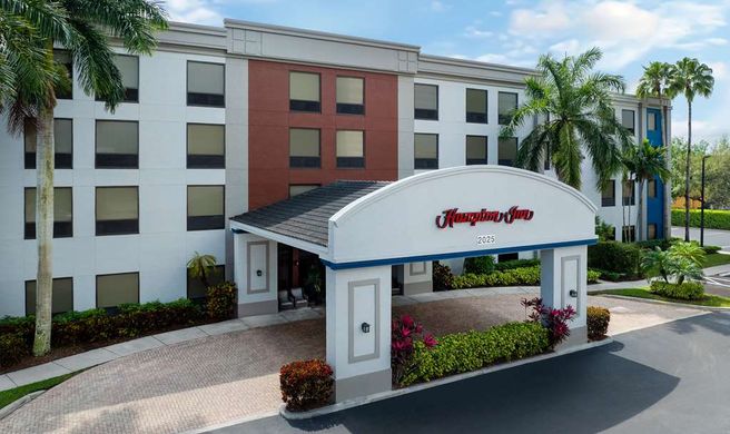 Hampton Inn West Palm Beach Exterior