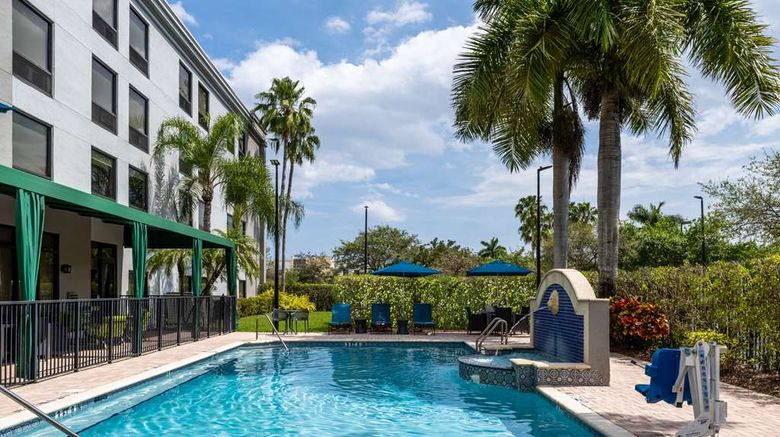 <b>Hampton Inn West Palm Beach Pool</b>. Images powered by <a href="https://iceportal.shijigroup.com/" title="IcePortal" target="_blank">IcePortal</a>.