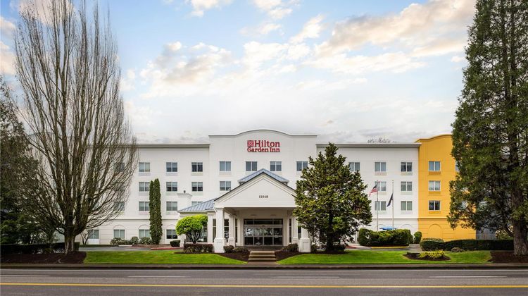 Hilton Garden Inn Portland Airport Exterior