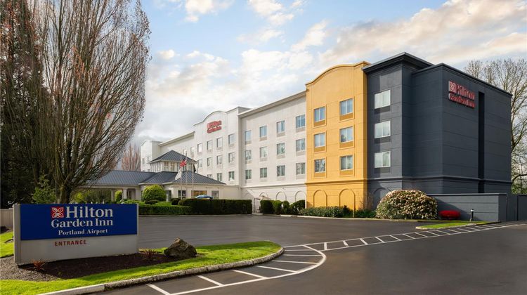 Hilton Garden Inn Portland Airport Exterior