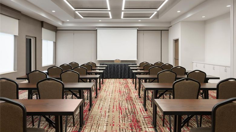 <b>Hilton Garden Inn Portland Airport Meeting</b>. Images powered by <a href="https://iceportal.shijigroup.com/" title="IcePortal" target="_blank">IcePortal</a>.