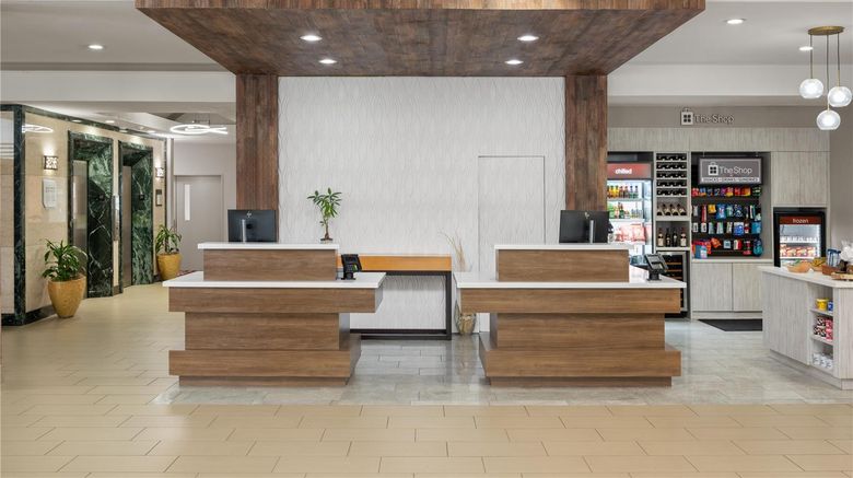 <b>Hilton Garden Inn Portland Airport Lobby</b>. Images powered by <a href="https://iceportal.shijigroup.com/" title="IcePortal" target="_blank">IcePortal</a>.