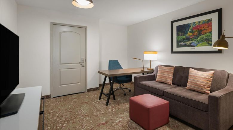 <b>Hilton Garden Inn Portland Airport Room</b>. Images powered by <a href="https://iceportal.shijigroup.com/" title="IcePortal" target="_blank">IcePortal</a>.