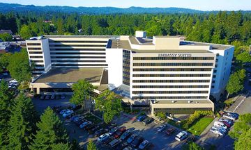 Embassy Suites by Hilton Portland Tigard
