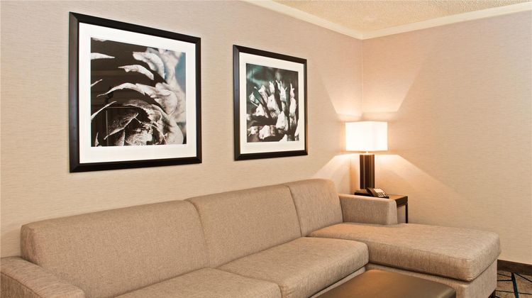 Embassy Suites by Hilton Portland Tigard Room