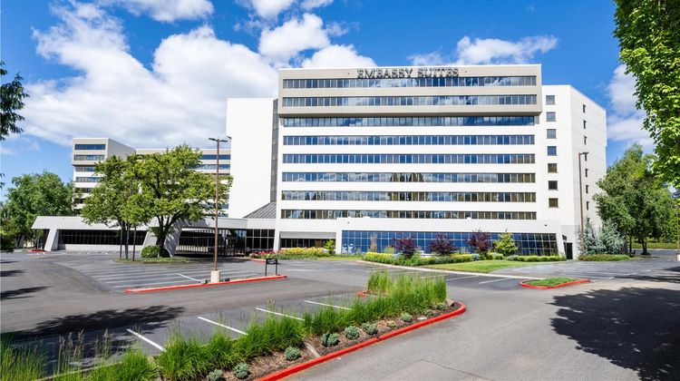 Embassy Suites by Hilton Portland Tigard Exterior