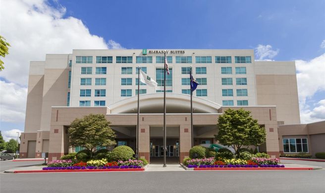 Embassy Suites Portland Airport Exterior