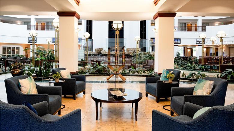 <b>Embassy Suites Portland Airport Lobby</b>. Images powered by <a href="https://iceportal.shijigroup.com/" title="IcePortal" target="_blank">IcePortal</a>.