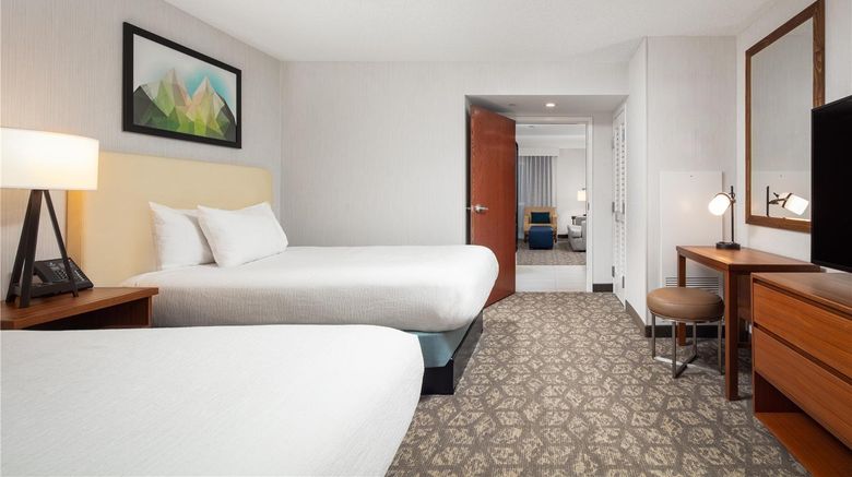 <b>Embassy Suites Portland Airport Room</b>. Images powered by <a href="https://iceportal.shijigroup.com/" title="IcePortal" target="_blank">IcePortal</a>.