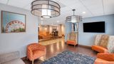 <b>Hampton Inn Portland East Lobby</b>. Images powered by <a href="https://iceportal.shijigroup.com/" title="IcePortal" target="_blank">IcePortal</a>.