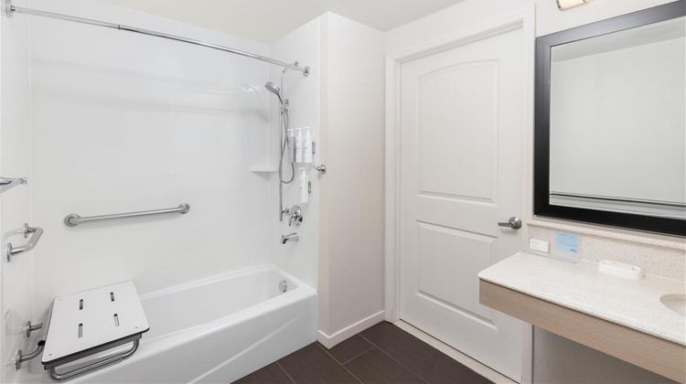 Hampton Inn Portland East Room