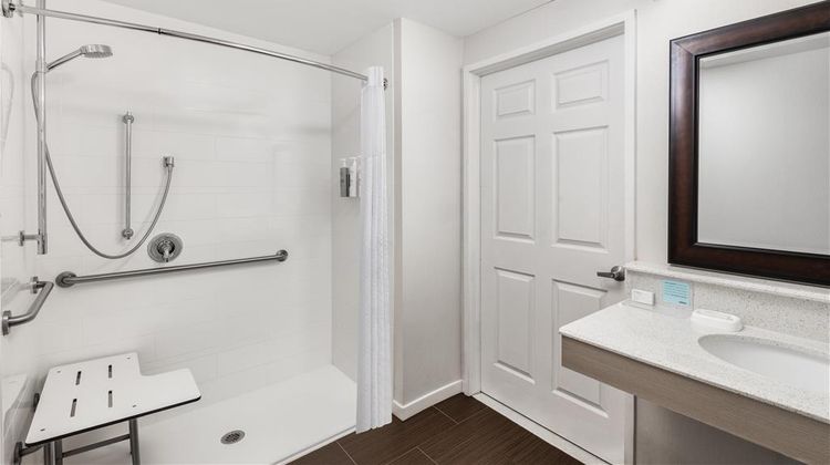 Hampton Inn Portland East Room