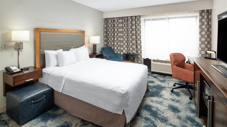 Hampton Inn Portland East Room