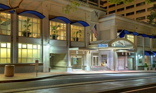 Hilton Portland Downtown Exterior