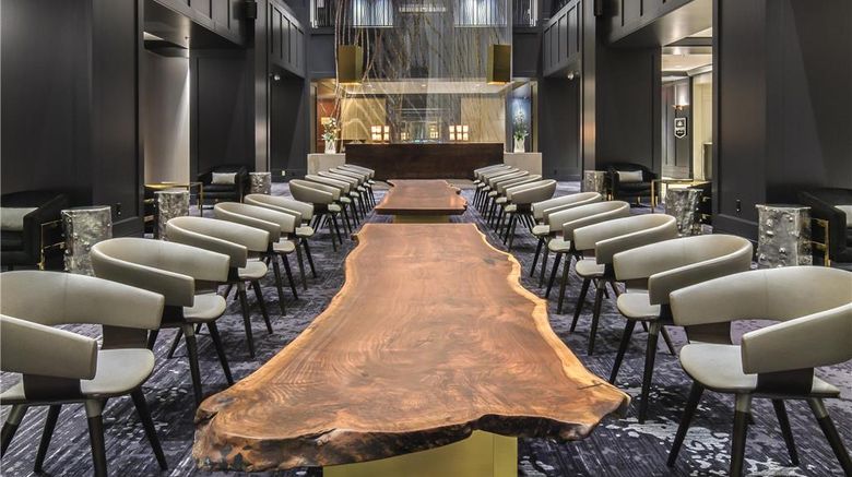 <b>Hilton Portland Downtown Lobby</b>. Images powered by <a href="https://iceportal.shijigroup.com/" title="IcePortal" target="_blank">IcePortal</a>.