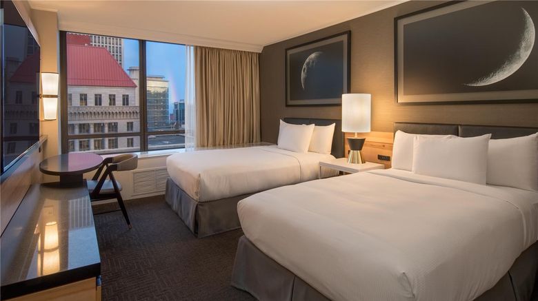 <b>Hilton Portland Downtown Room</b>. Images powered by <a href="https://iceportal.shijigroup.com/" title="IcePortal" target="_blank">IcePortal</a>.