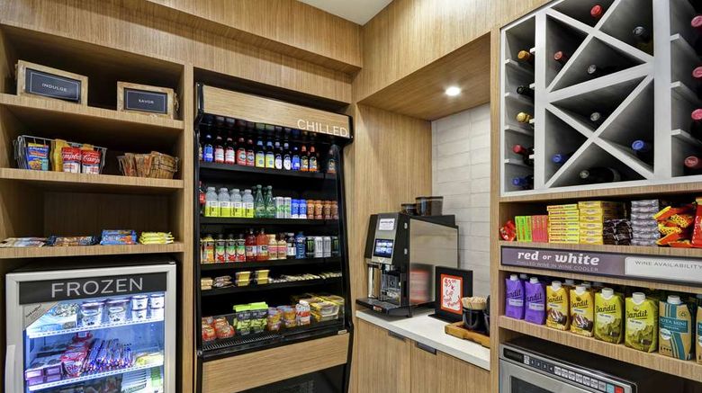 <b>Hilton Garden Inn Panama City Restaurant</b>. Images powered by <a href="https://iceportal.shijigroup.com/" title="IcePortal" target="_blank">IcePortal</a>.