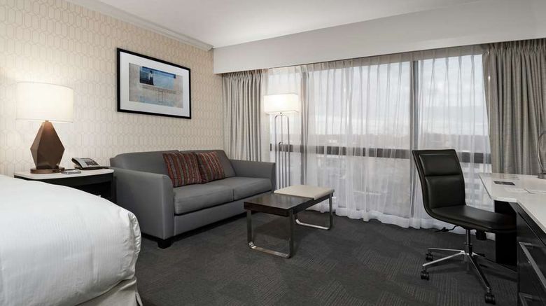 <b>Hilton Greenville Room</b>. Images powered by <a href="https://iceportal.shijigroup.com/" title="IcePortal" target="_blank">IcePortal</a>.