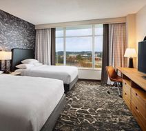Embassy Suites Hampton Roads Room