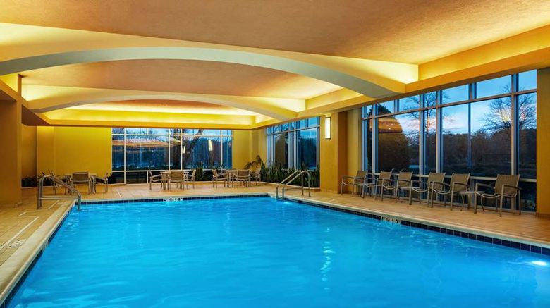 <b>Embassy Suites Hampton Roads Pool</b>. Images powered by <a href="https://iceportal.shijigroup.com/" title="IcePortal" target="_blank">IcePortal</a>.