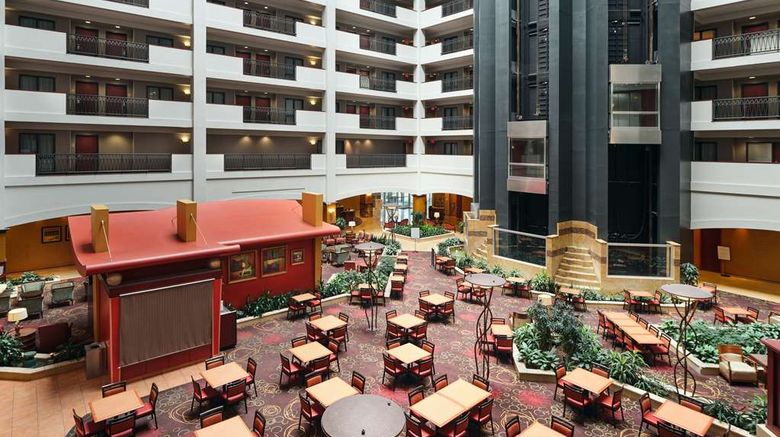 <b>Embassy Suites Hampton Roads Lobby</b>. Images powered by <a href="https://iceportal.shijigroup.com/" title="IcePortal" target="_blank">IcePortal</a>.