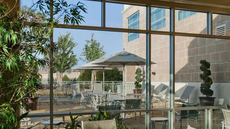 <b>Embassy Suites Hampton Roads Pool</b>. Images powered by <a href="https://iceportal.shijigroup.com/" title="IcePortal" target="_blank">IcePortal</a>.