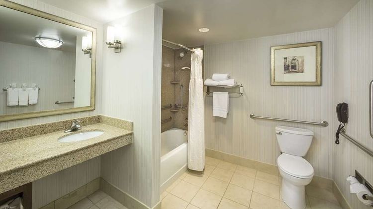 Hilton Garden Inn Coliseum Central Room