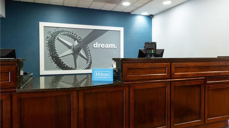<b>Hampton Inn Newport News-Victory Blvd Lobby</b>. Images powered by <a href="https://iceportal.shijigroup.com/" title="IcePortal" target="_blank">IcePortal</a>.
