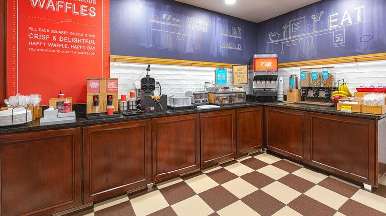 <b>Hampton Inn Newport News-Victory Blvd Restaurant</b>. Images powered by <a href="https://iceportal.shijigroup.com/" title="IcePortal" target="_blank">IcePortal</a>.