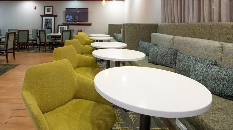 <b>Hampton Inn Newport News-Victory Blvd Restaurant</b>. Images powered by <a href="https://iceportal.shijigroup.com/" title="IcePortal" target="_blank">IcePortal</a>.