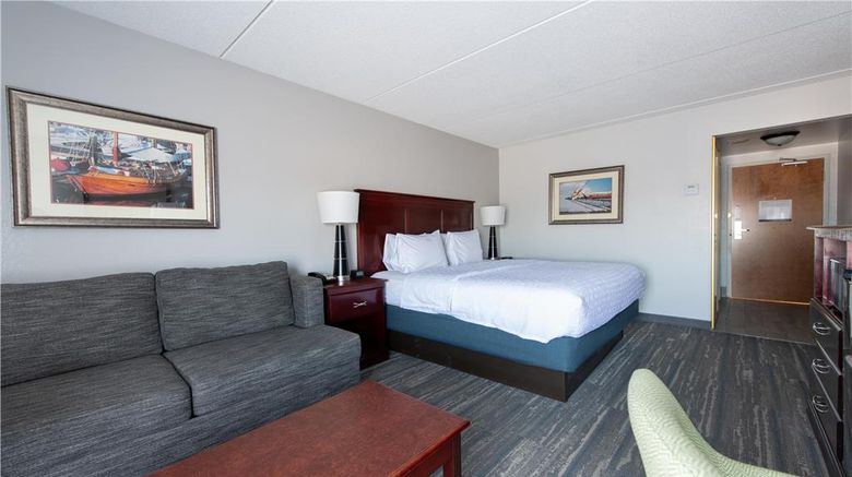 <b>Hampton Inn Newport News-Victory Blvd Room</b>. Images powered by <a href="https://iceportal.shijigroup.com/" title="IcePortal" target="_blank">IcePortal</a>.