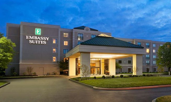 Embassy Suites Philadelphia Airport Exterior