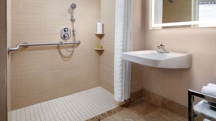 DoubleTree by Hilton Hotel Center City Room