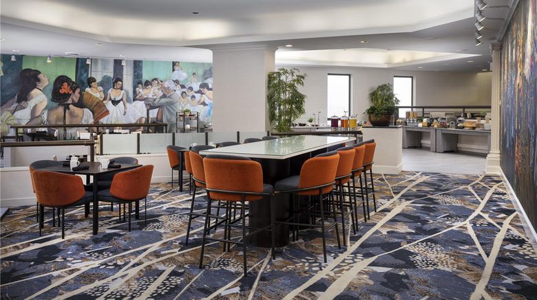 <b>DoubleTree by Hilton Hotel Center City Restaurant</b>. Images powered by <a href="https://iceportal.shijigroup.com/" title="IcePortal" target="_blank">IcePortal</a>.